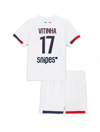 Otroški Nogometna dresi kompleti poceni Paris Saint-Germain Vitinha #17 Gostujoči 2025-26