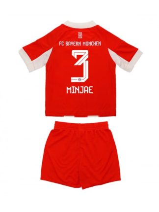 Otroški Nogometna dresi kompleti poceni Bayern Munich Kim Min-jae #3 Domači 2025-26